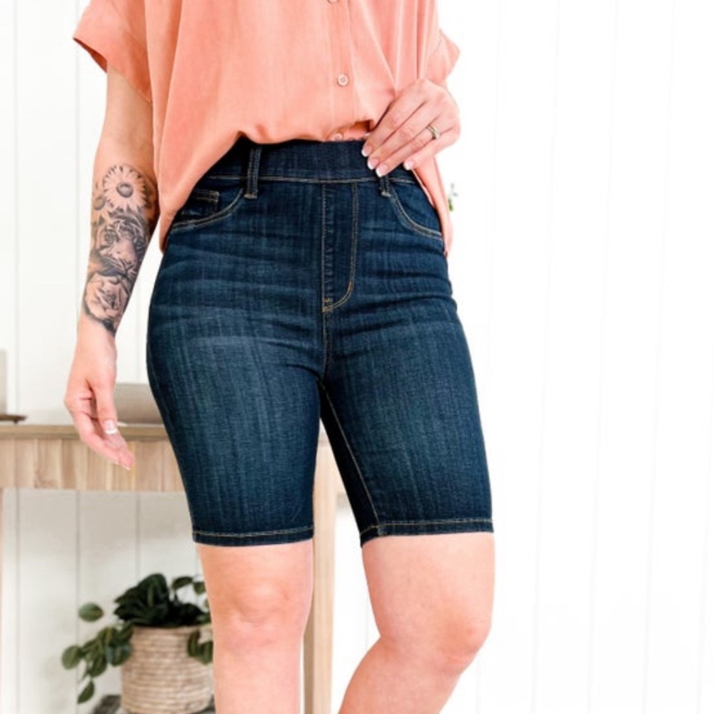Judy Blue High Waist Bermuda Shorts Women Small NWT Dark Wash Stretch Denim